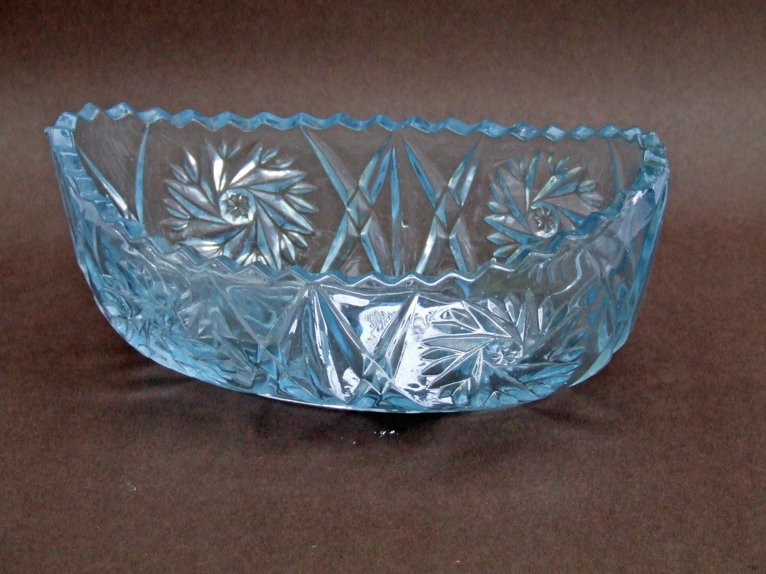 Sowerby Hobstar boat glass dish. Bill Bagley Glass