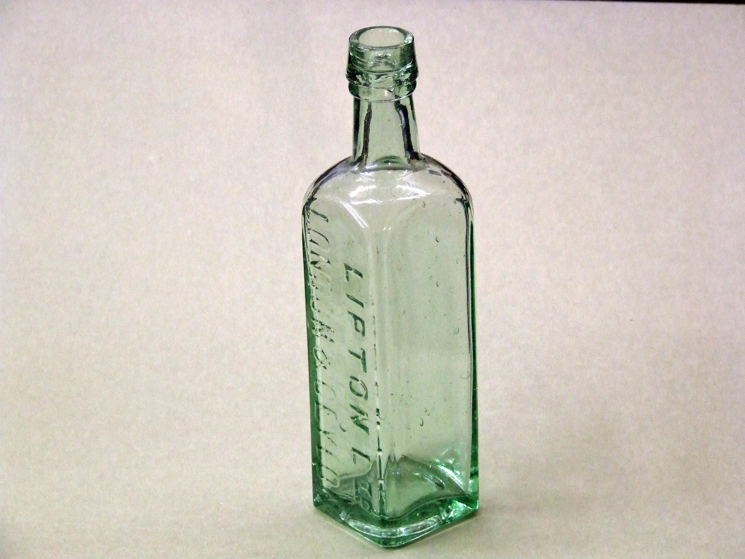 Liptons Condiment bottle. Bill Bagley Glass