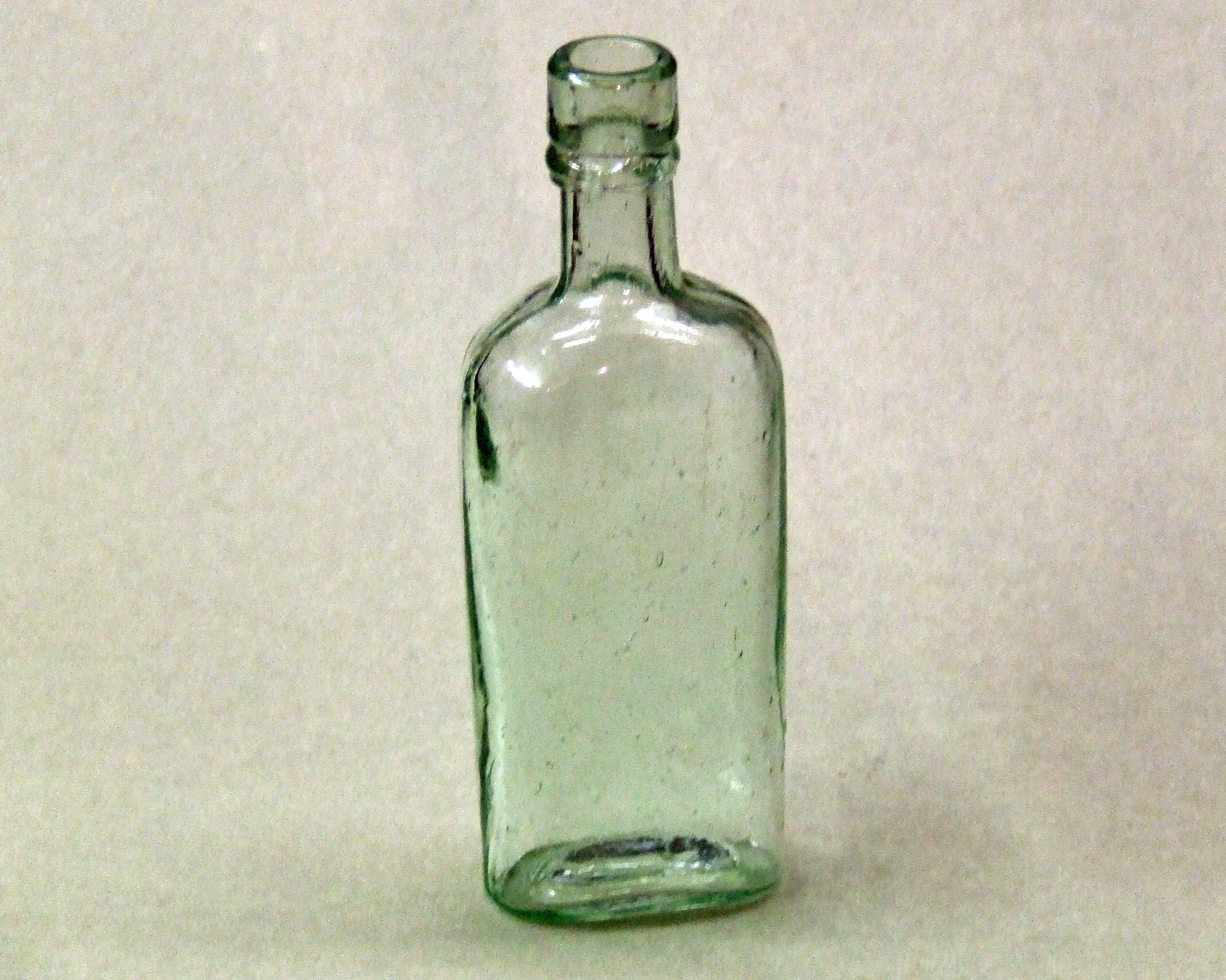 Unmarked Condiment bottle. Bill Bagley Glass