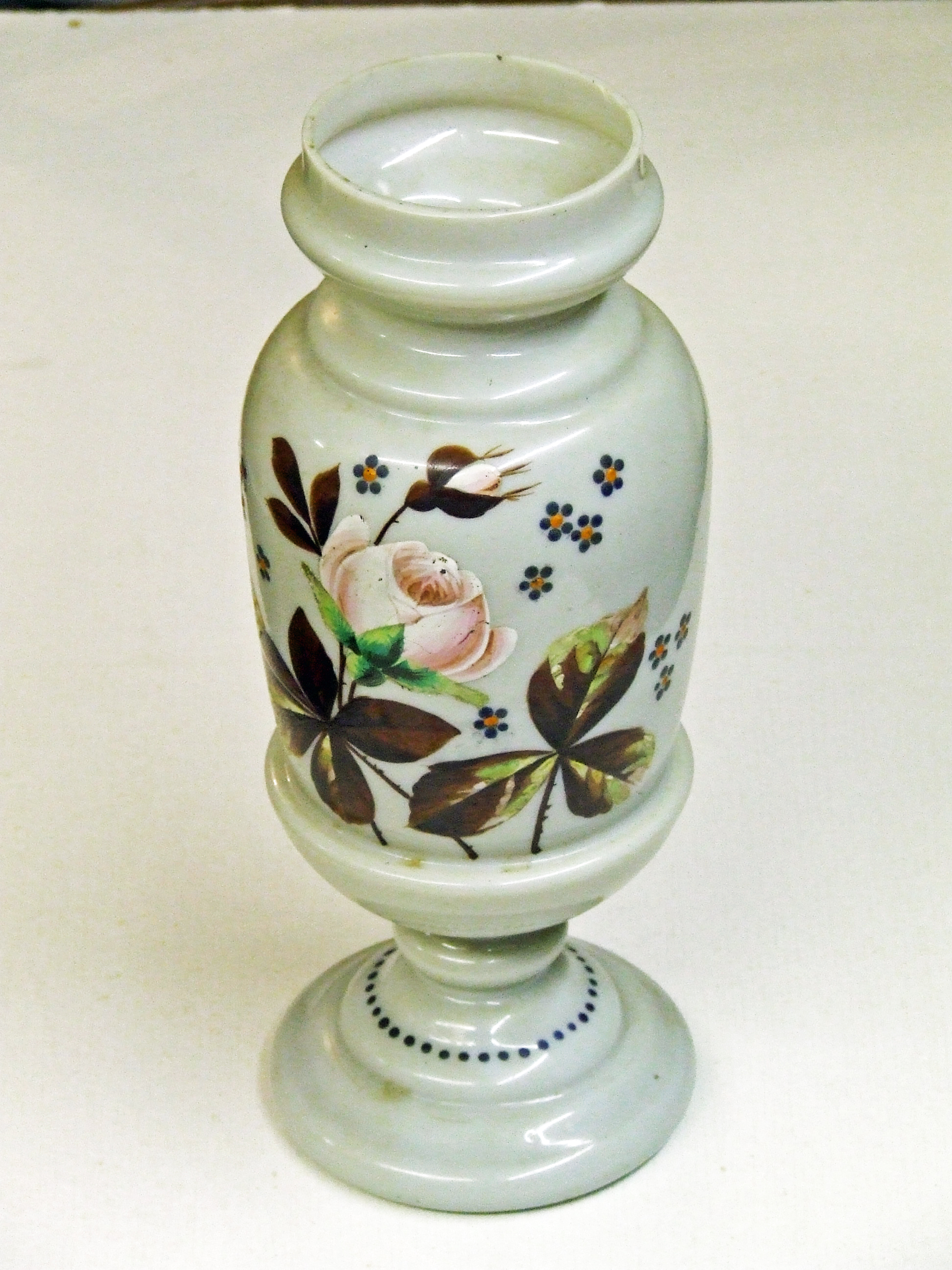 Hand painted milk glass case Bill Bagley Glass