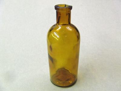 GlassBottles5R.JPG