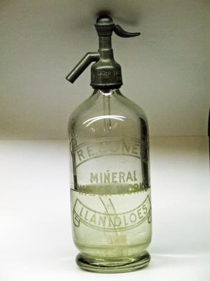 GlassBottles8M.JPG